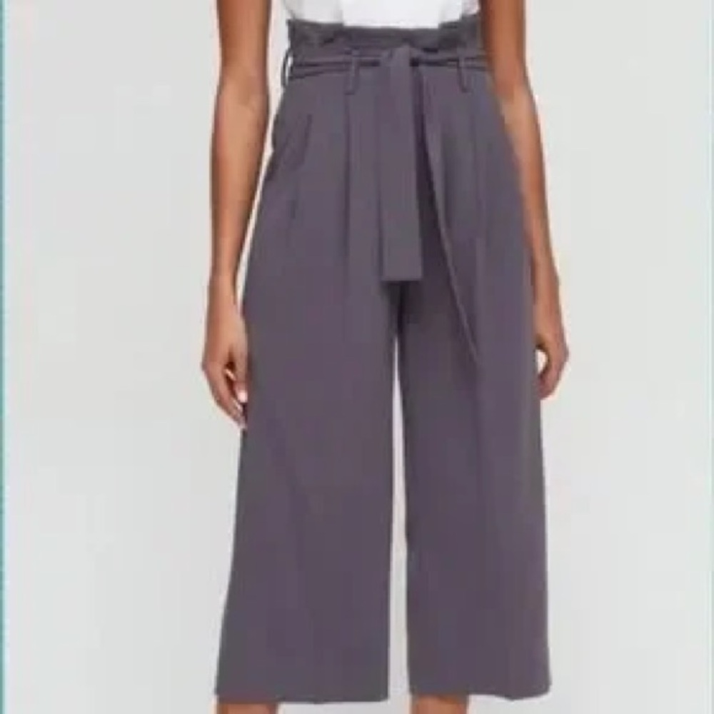Aritzia Babaton culotte pants. Size 00